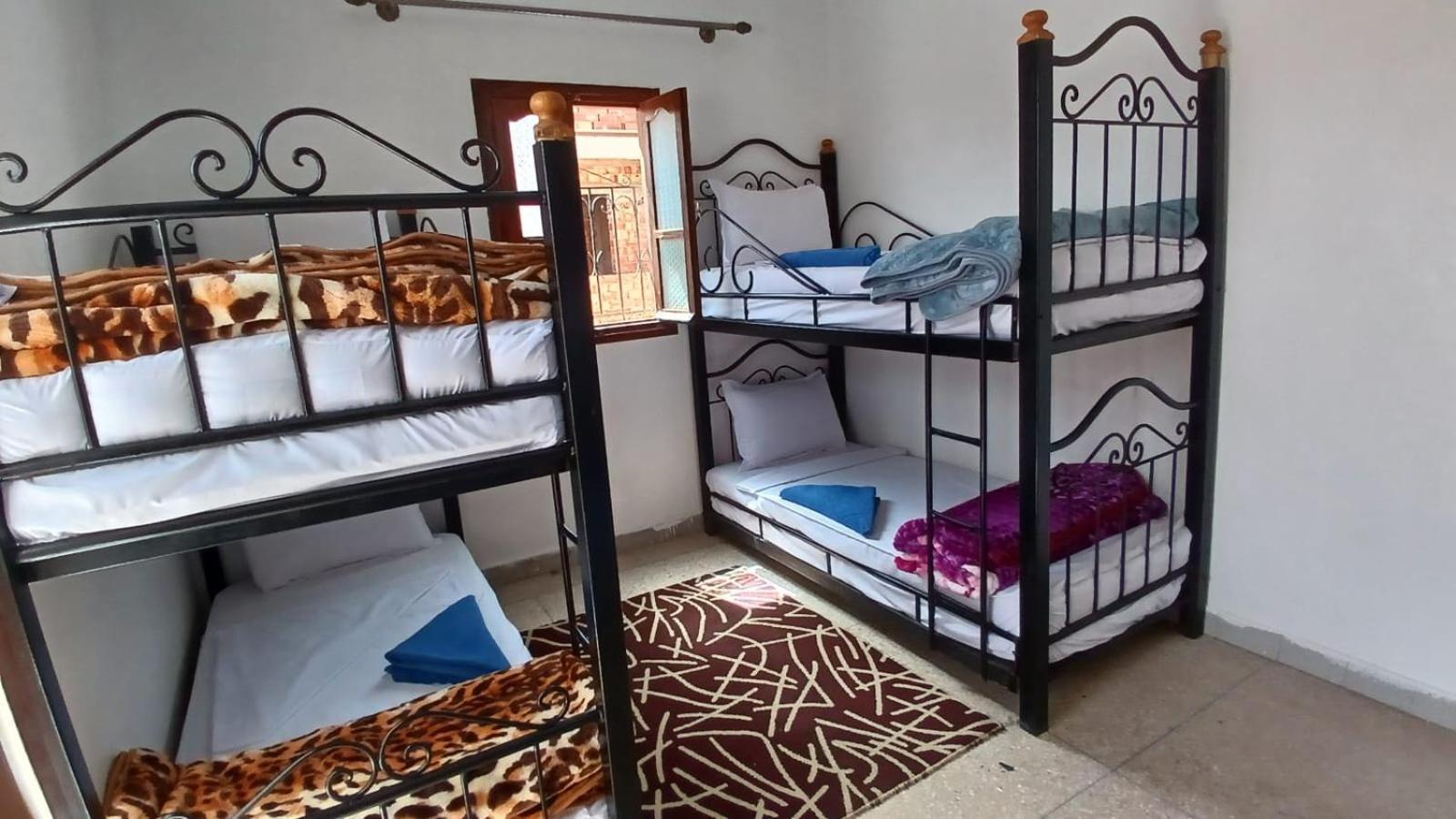 Warzazat Hostel Bagian luar foto