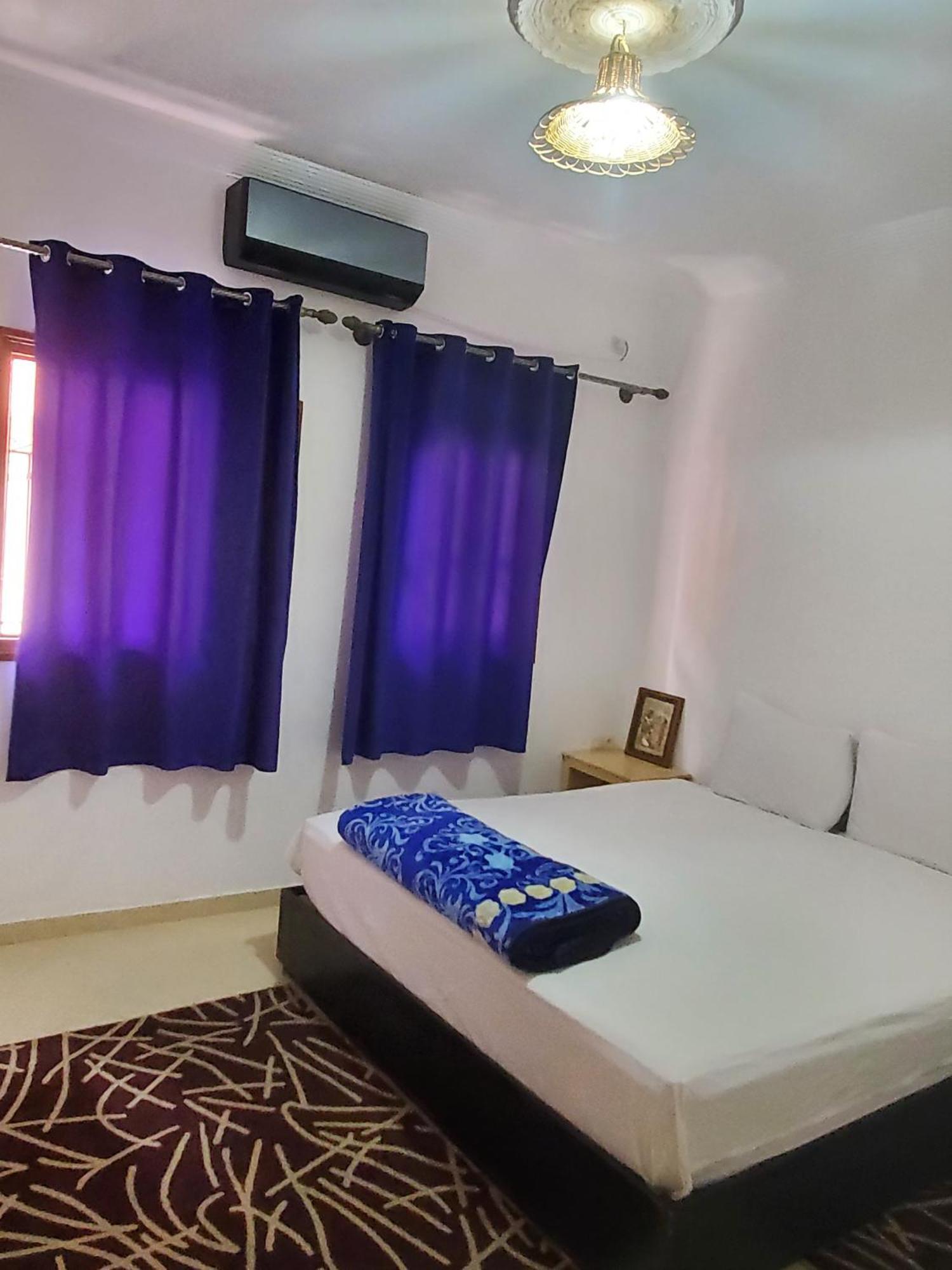 Warzazat Hostel Bagian luar foto