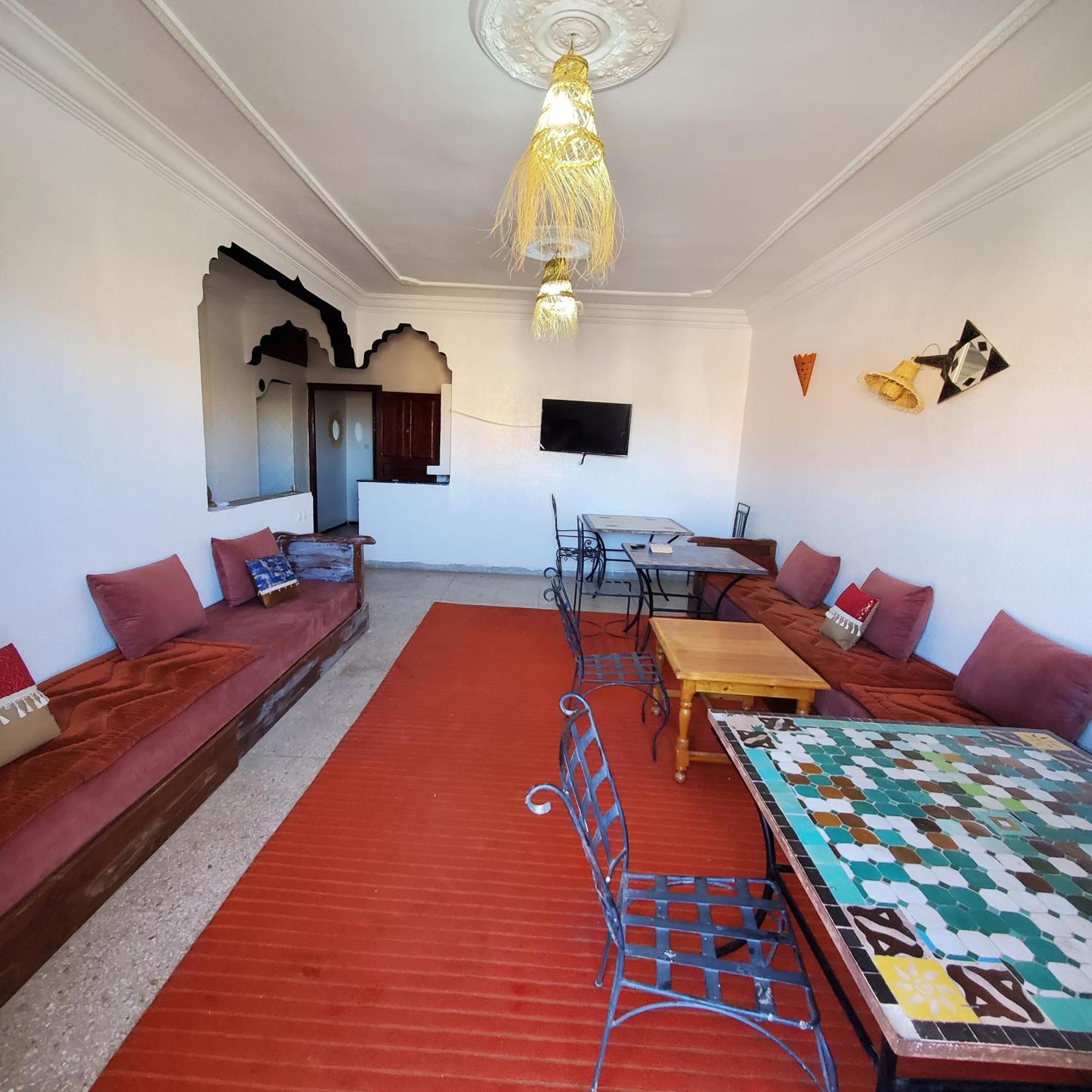 Warzazat Hostel Bagian luar foto