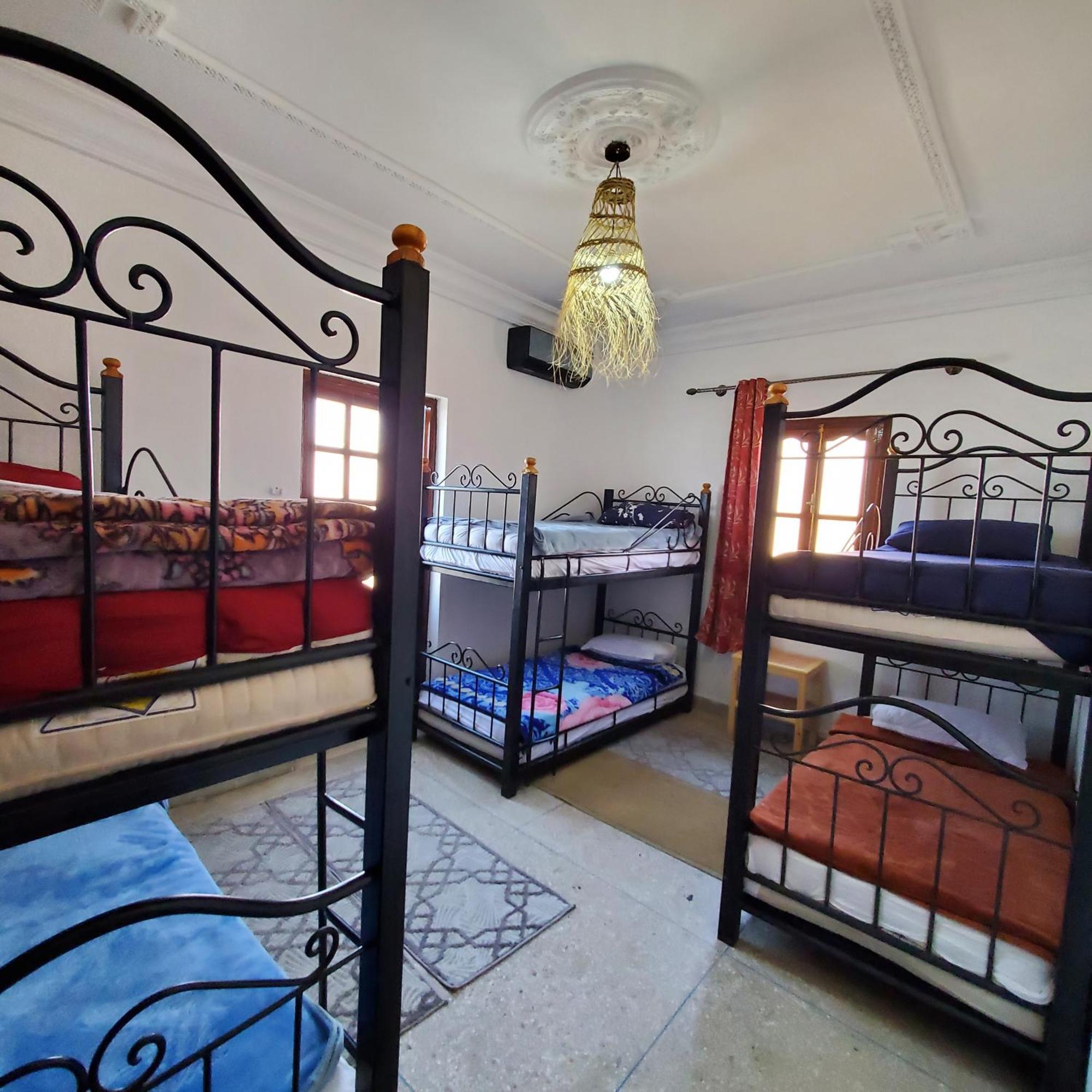 Warzazat Hostel Bagian luar foto