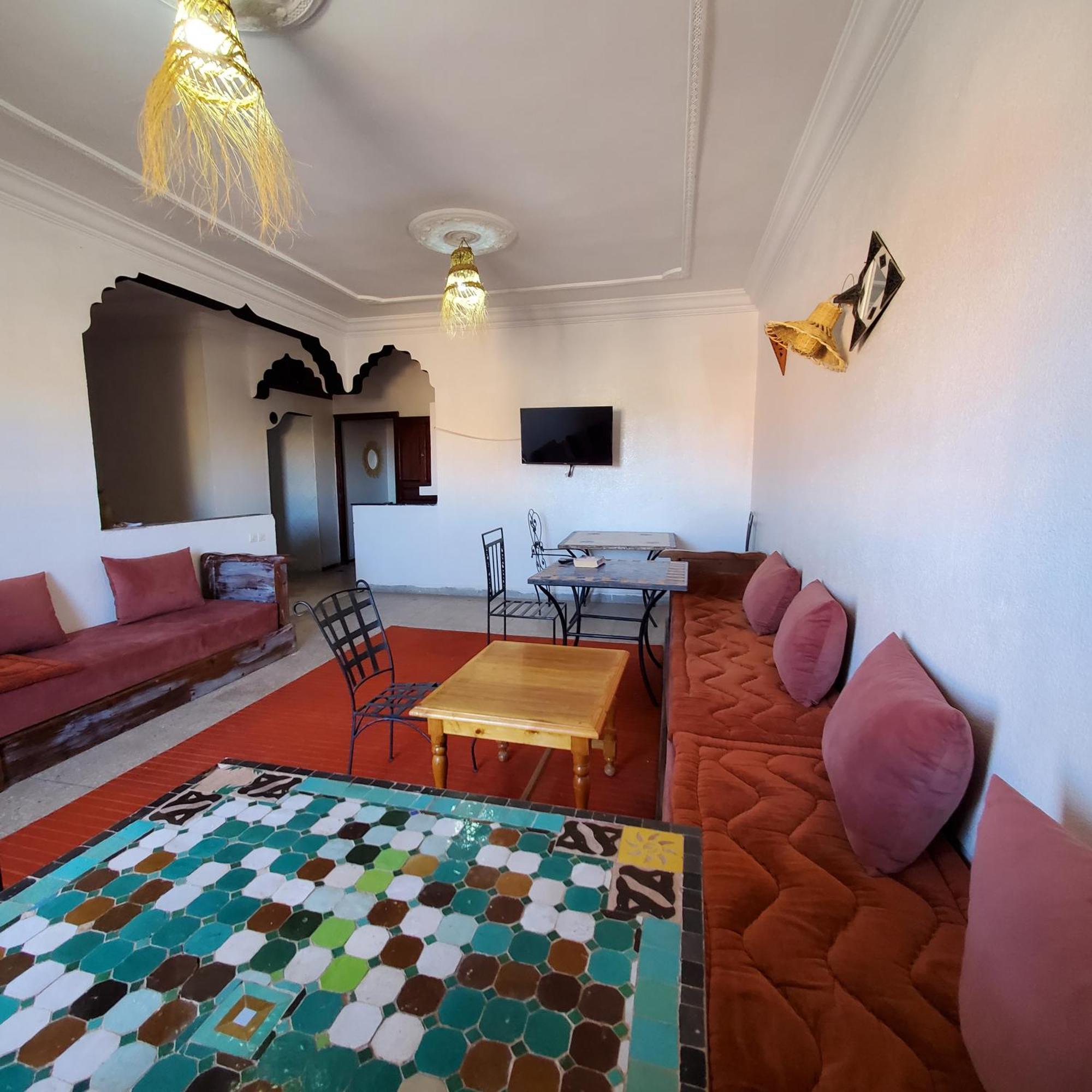 Warzazat Hostel Bagian luar foto