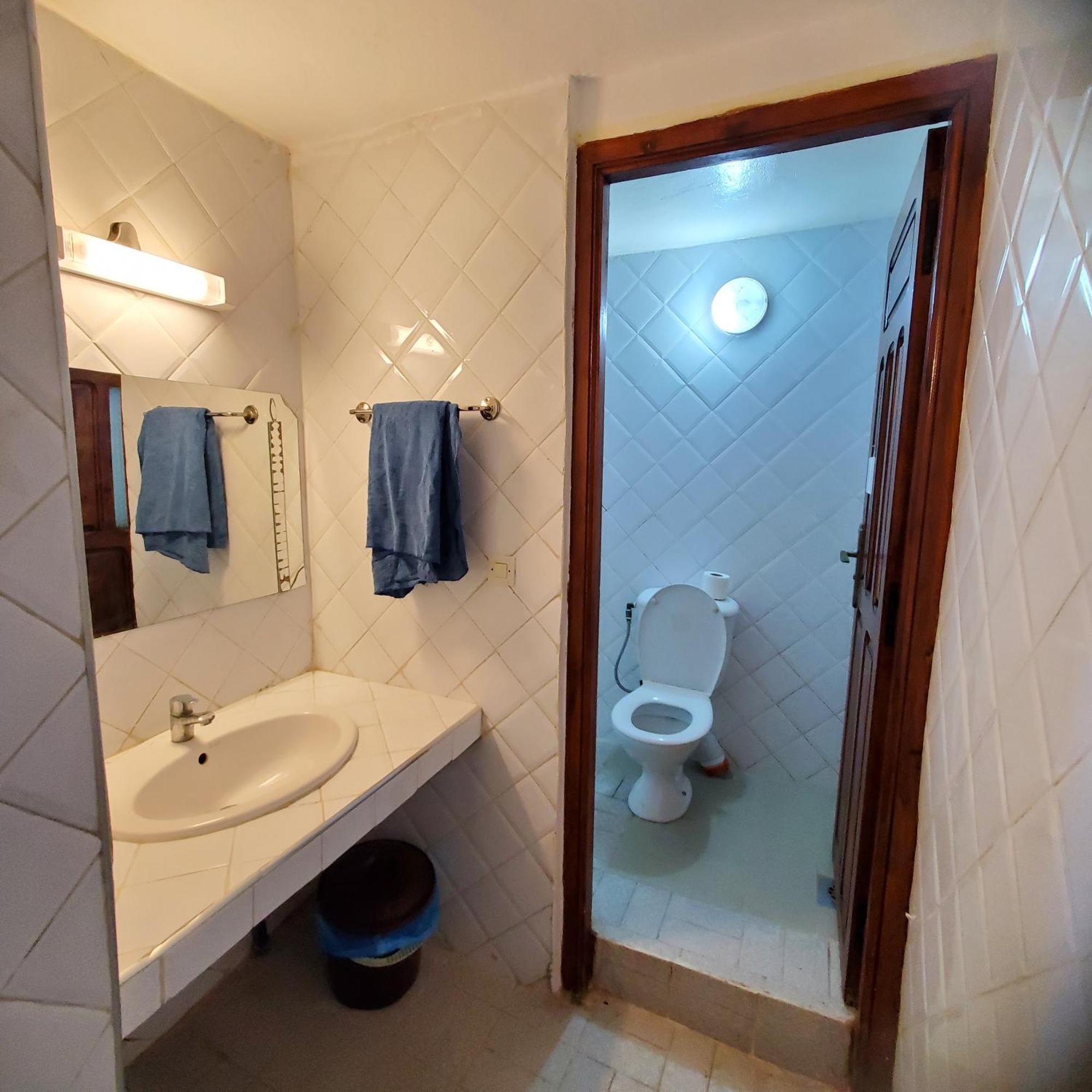 Warzazat Hostel Bagian luar foto